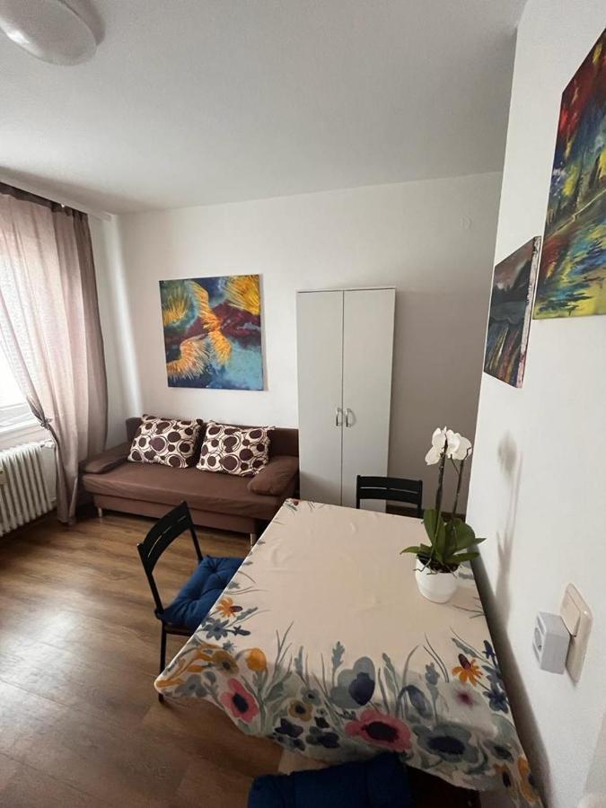 Apartamento Apartment *